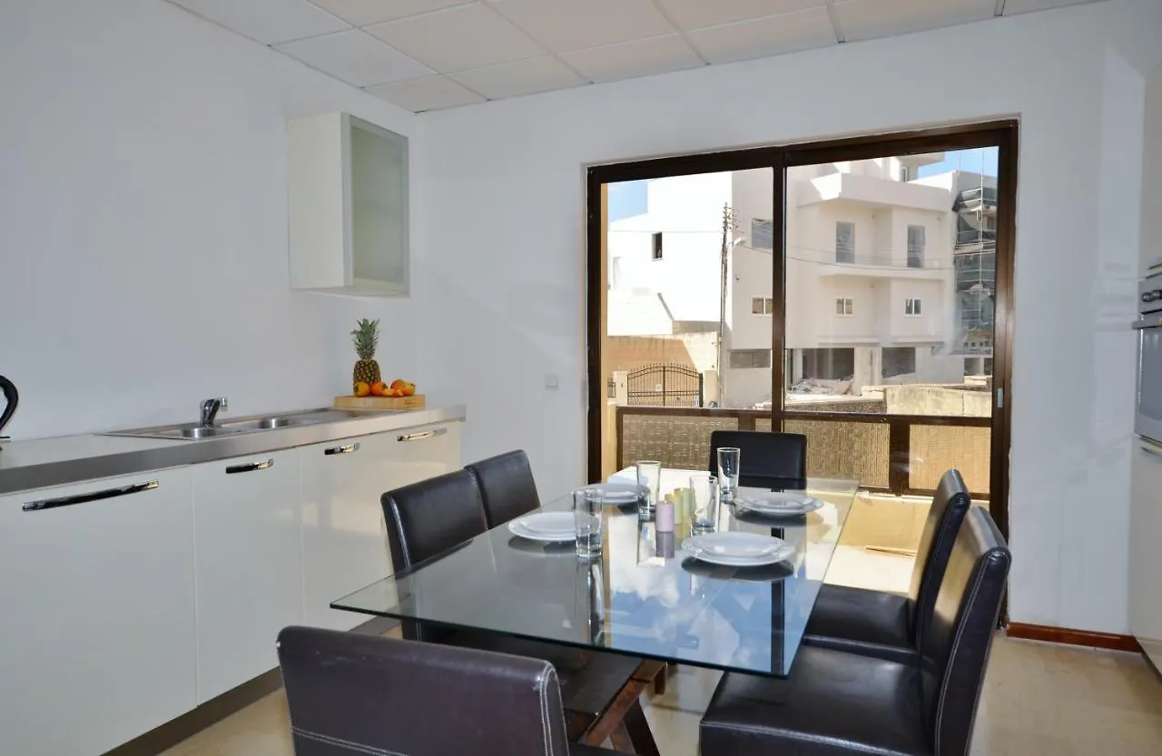Guest house City Living Suite Tk 2 Rm 3. Saint Julian's Malta