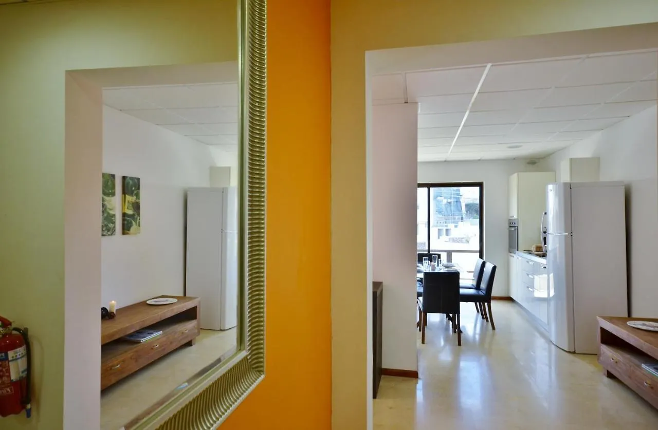 City Living Suite Tk 2 Rm 3. Saint Julian's Guest house